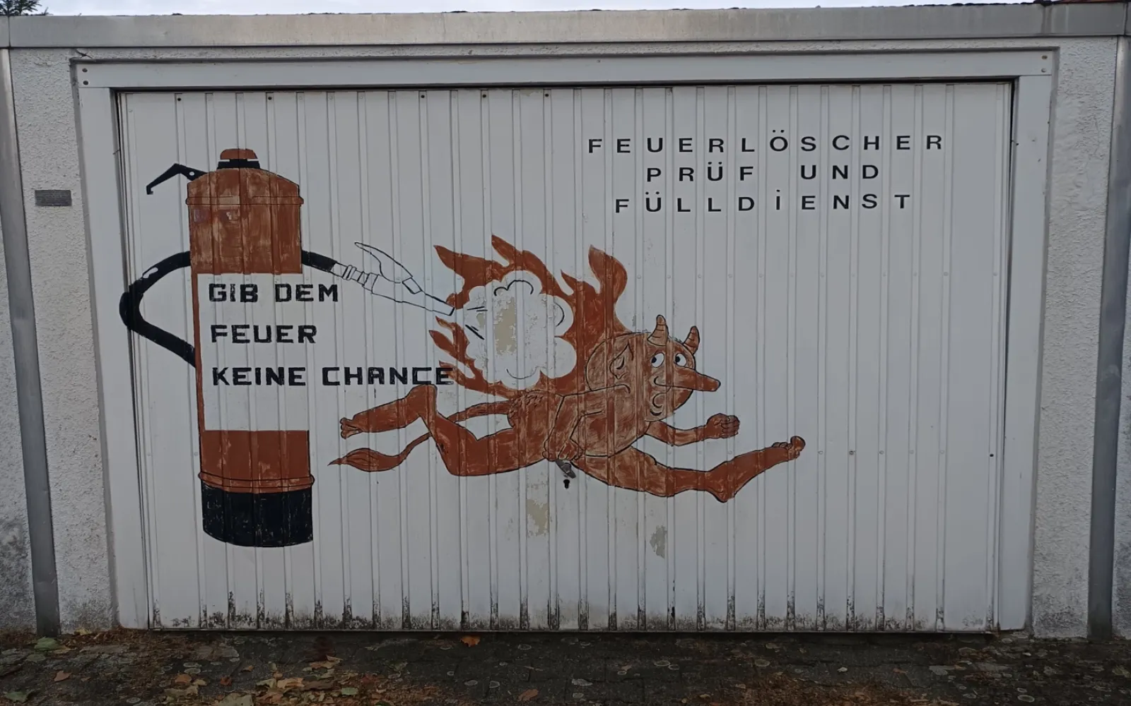 Vorheransicht von Teckentrup Sektionaltor mit H&ouml;rmann Solar-Antrieb in Bruchsal