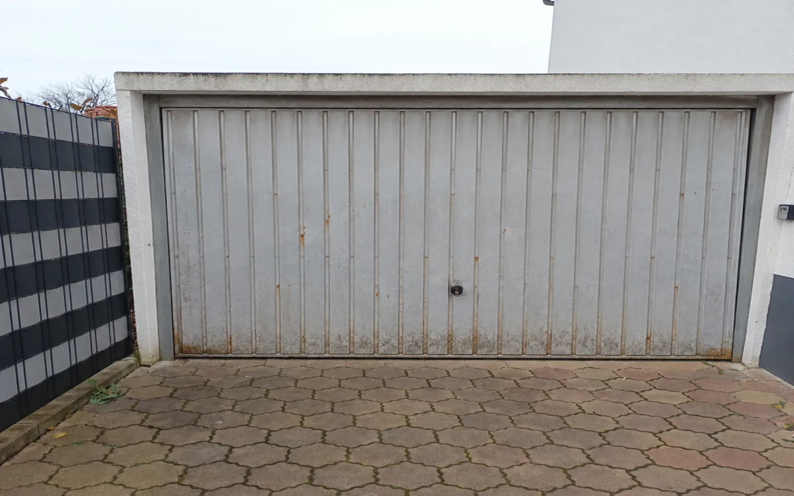 Vorheransicht von Teckentrup Sektionaltor mit SOMMER base+ 600 N in Karlsruhe